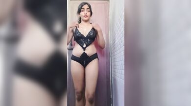 Preethy Mukhundan boobs showing in lingerie Tamil viral MMS