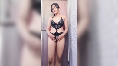 Preethy Mukhundan boobs showing in lingerie Tamil viral MMS