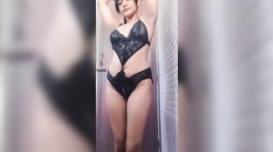 Preethy Mukhundan boobs showing in lingerie Tamil viral MMS