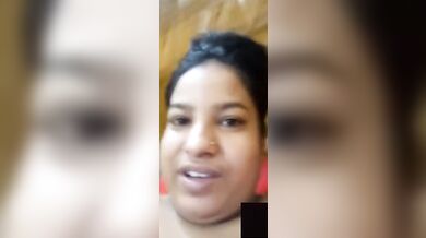 Mature aunty feeling horny gone naked to finger her pussy