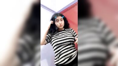 Naughty Indian Girlfriend Flashing On Private Video Call – Desi Amateur Nude Girl MMS