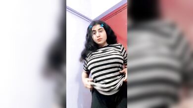 Naughty Indian Girlfriend Flashing On Private Video Call – Desi Amateur Nude Girl MMS