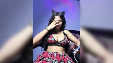 Famous Indian Cam Girl Fingering Her Wet Pussy – Chennai Solo Nude Show